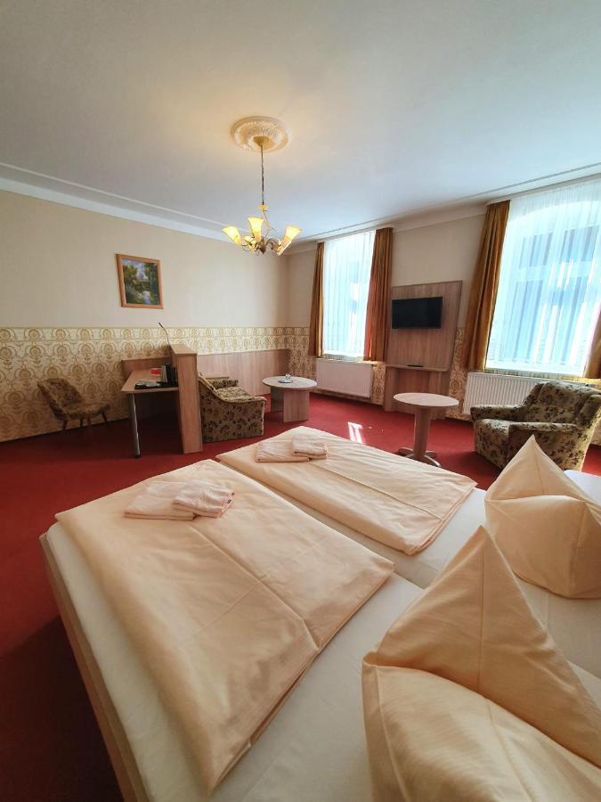 באד שאנדאו Hotel Garni Dekorahaus מראה חיצוני תמונה
