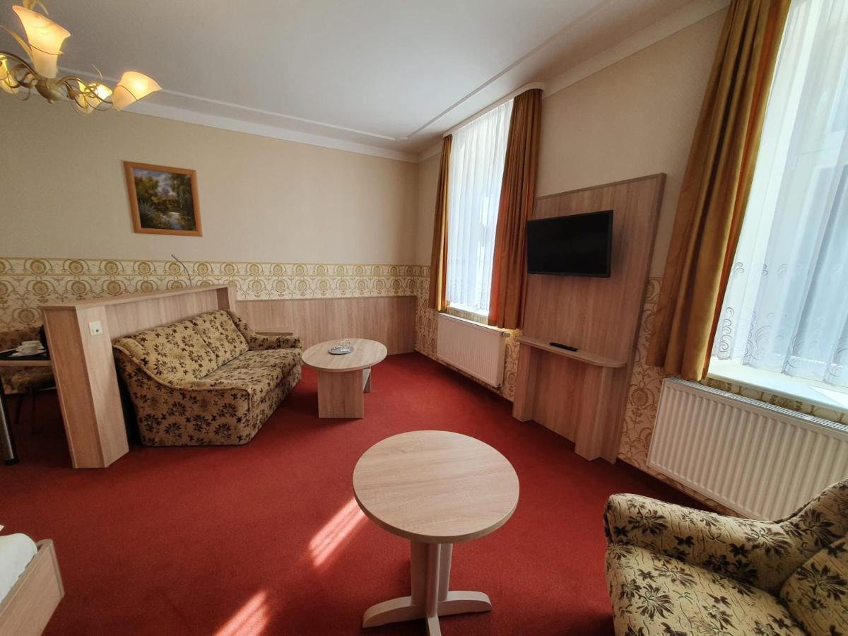 באד שאנדאו Hotel Garni Dekorahaus מראה חיצוני תמונה