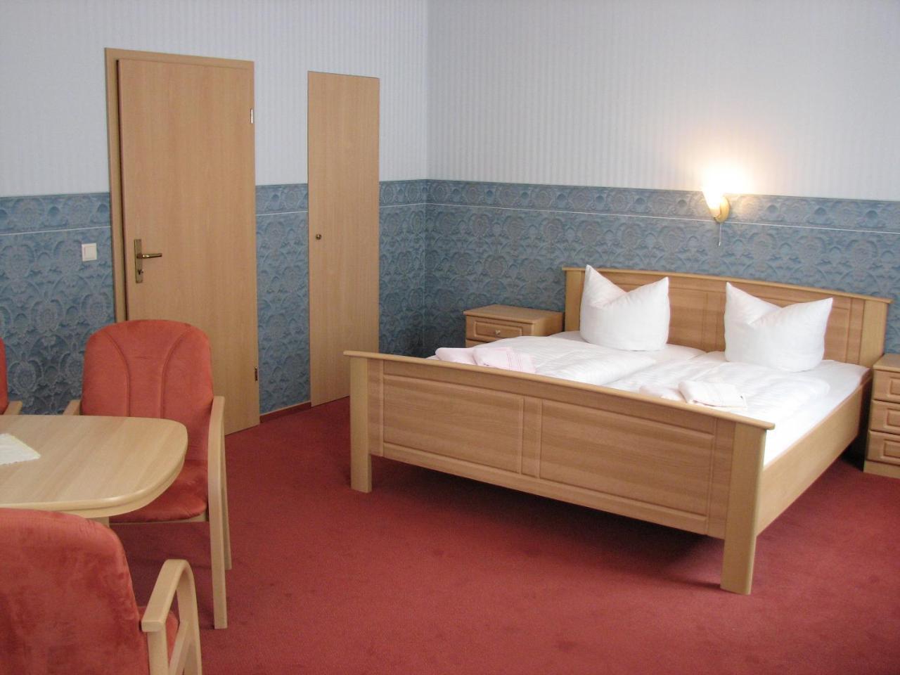 באד שאנדאו Hotel Garni Dekorahaus מראה חיצוני תמונה